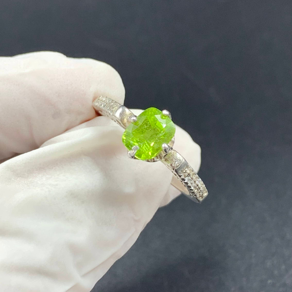 Natural Peridot Ladies Ring