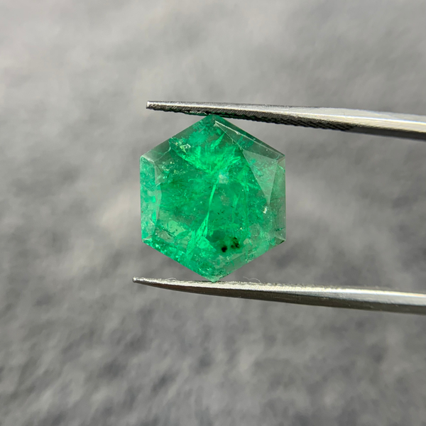 Natural Swat Emerald Gemstone