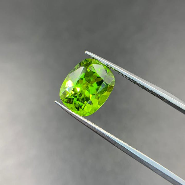 Natural Peridot Gemstone